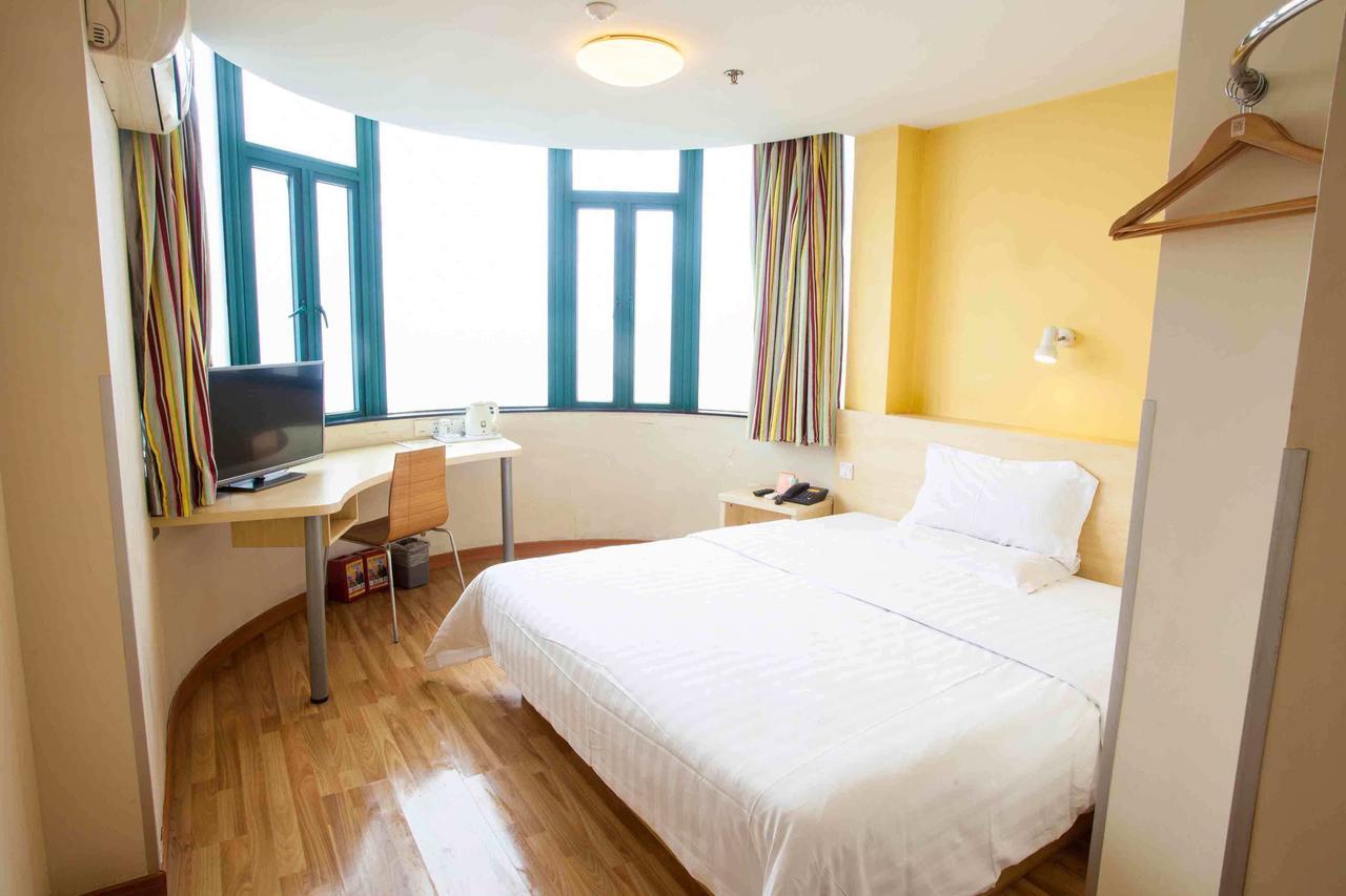 365 Hotel Haimen Rum bild