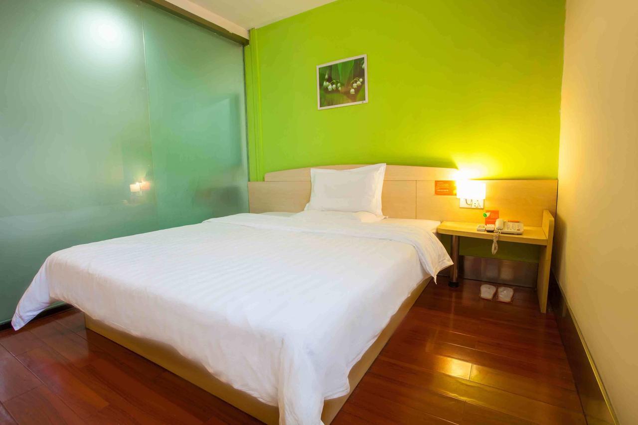 365 Hotel Haimen Rum bild