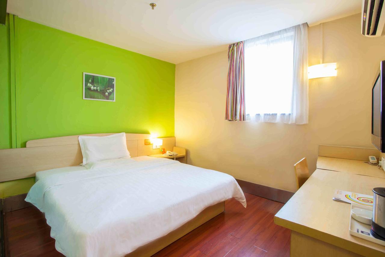 365 Hotel Haimen Rum bild